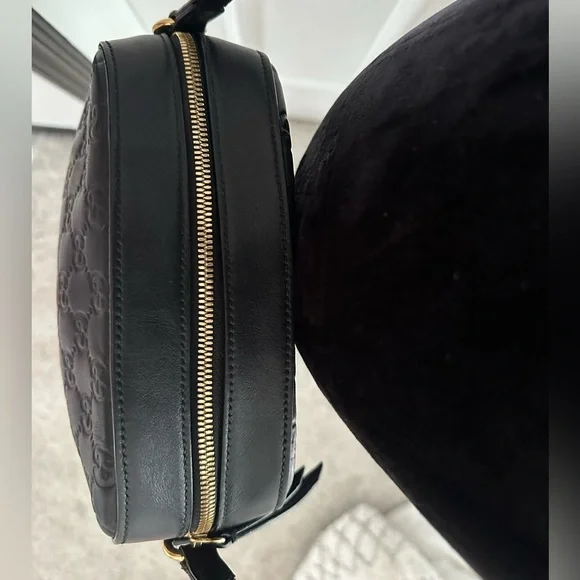 GUCCI Guccissima Small Signature Camera Bag - Picture 9 of 16